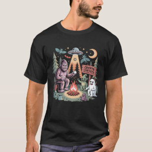 Camiseta Cryptid Campground Bigfoot Mothman Aliens Loch Nes