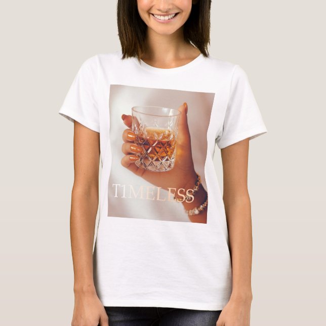 Camiseta Crystal clear whiskey glass. (Anverso)