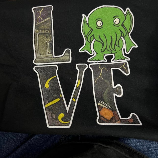 Camiseta Cthulhu LOVE shirt (Subido por el creador)