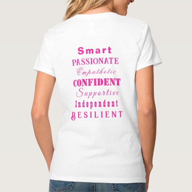 Camiseta Cualidades de las grandes mujeres rosadas (Reverso)