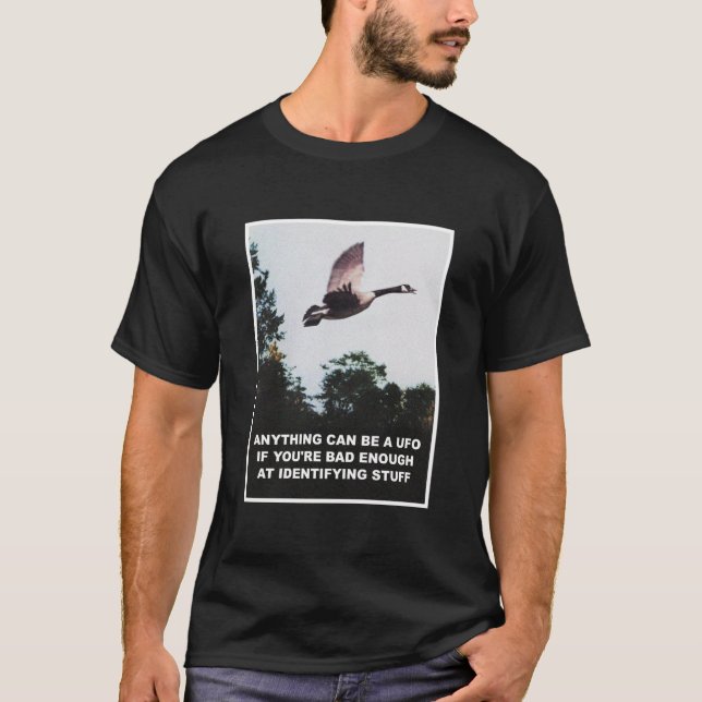 Camiseta Cualquier cosa puede ser un UFO (Anverso)