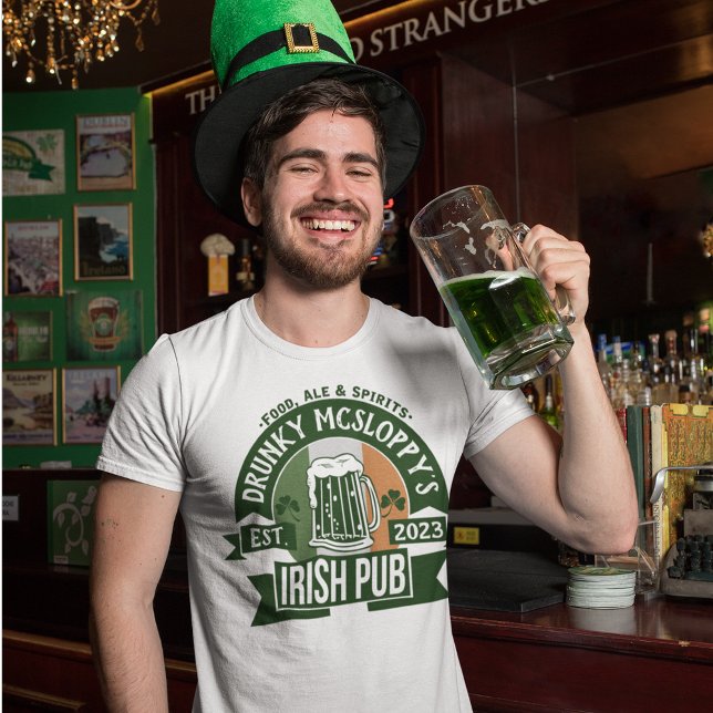 Camiseta Cualquier nombre de pub irlandés | Funny Personali (Subido por el creador)