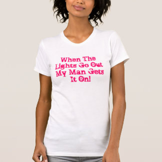 Camiseta Cuando las luces van Hacia fuera-Rosadas