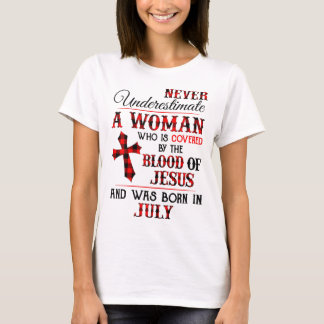 Camiseta Cubierta Por La Sangre De Jesús Y Nacida En Julio