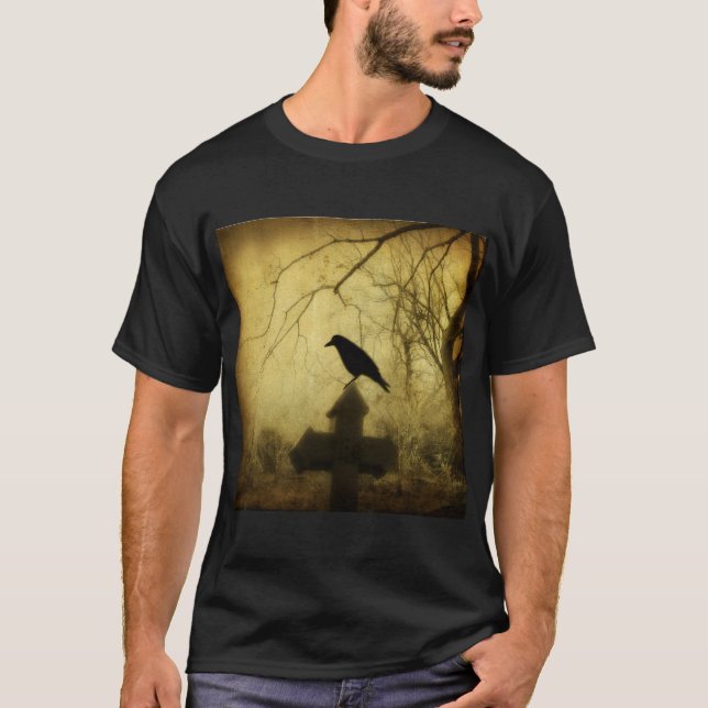 Camiseta Cuerpo gótico en una cruz (Anverso)