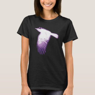 Camiseta Cuervo blanco y púrpura volando