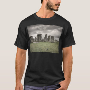 Camiseta Cuervo delante de Stonehenge, Inglaterra
