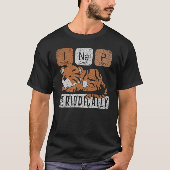 Camiseta Cuidada Napación Animal Tabla Periódica Durmiente  (Anverso)
