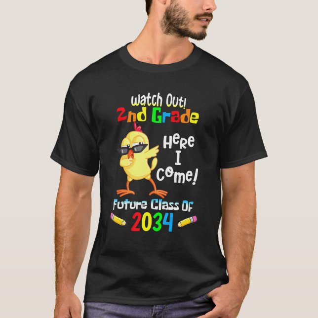 Camiseta Cuidado 2º Grado Aquí Llego Futura Clase 2034 (Anverso)