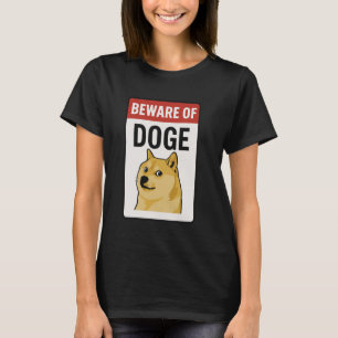 Camiseta Cuidado con DOGE