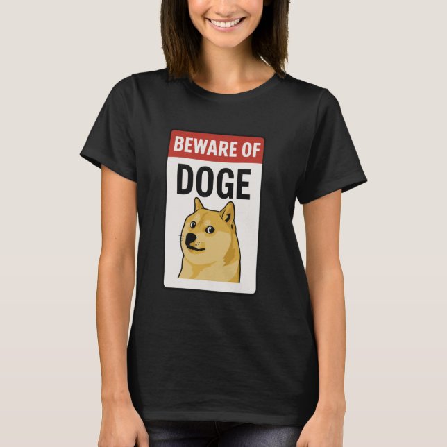 Camiseta Cuidado con DOGE (Anverso)