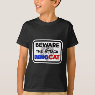 Camiseta Cuidado Con El Ataque De Mujeres Demócratas Con C