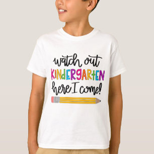 Camiseta cuidado con el jardín de infantes aquí vengo camis