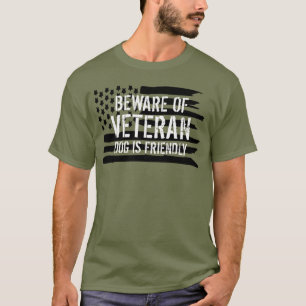 Camiseta Cuidado con el perro del servicio de veteranos