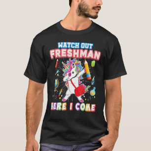 Camiseta Cuidado Con Freshman Aquí Vengo Dabbing Unicorn Lo