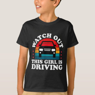Camiseta Cuidado Esta Chica Está Conduciendo Divertido Cond