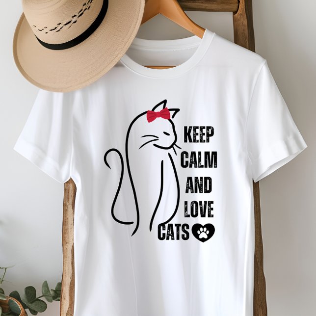 Camiseta Cuidados Mantengan la calma y Amen a los gatos (Subido por el creador)