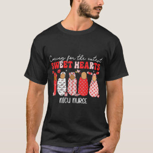 Camiseta Cuidando a los más lindos enamorados Enfermera Nic