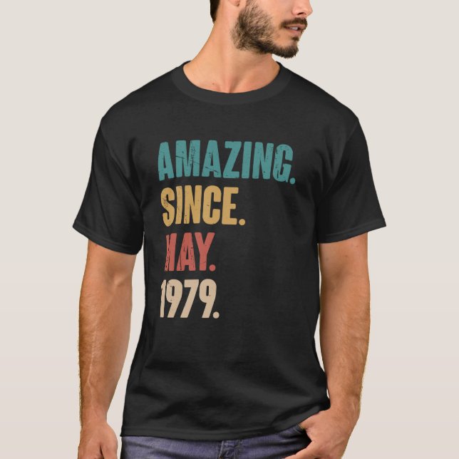 Camiseta Cumpleaños 44.ª Decoración Increíble desde mayo de (Anverso)