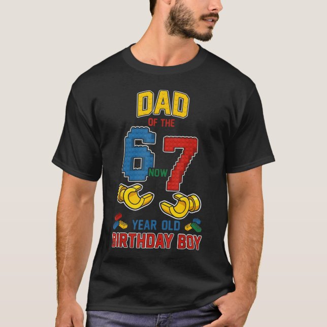 Camiseta Cumpleaños 67 Meme Papá Bloques de Construcción 7  (Anverso)