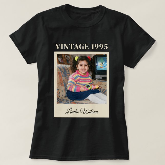 Camiseta Cumpleaños con nombre en letra script de foto pers (Diseño del anverso)