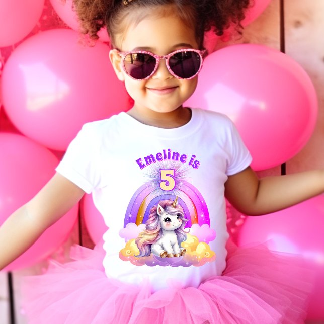 Camiseta Cumpleaños de arcoíris destellos de unicornio mági (Subido por el creador)