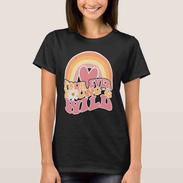 Camiseta Cumpleaños de Daisy cuatro veces joven y salvaje B (Anverso)