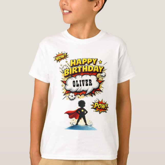 Camiseta Cumpleaños de Niño con Estilo de Superhéroe de Cóm (Anverso)