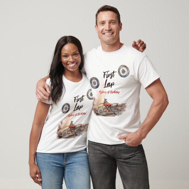Camiseta Cumpleaños del pequeño corredor First Lap (Unisexo)