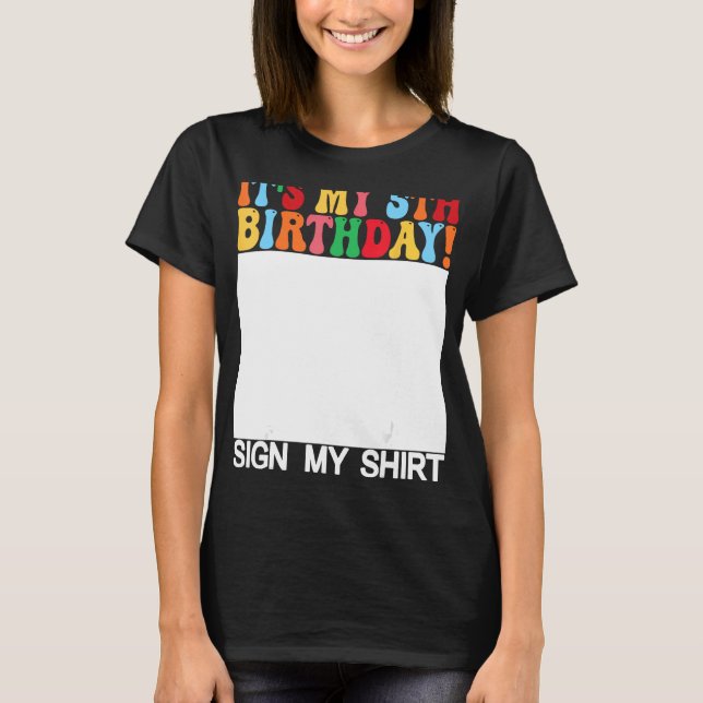Camiseta Cumpleaños divertida - Es mi quinto Rótulo de cump (Anverso)