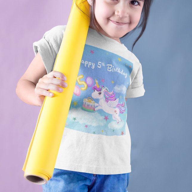 Camiseta Cumpleaños Feliz Unicornio 5 con Tarta de Cumpleañ (Subido por el creador)