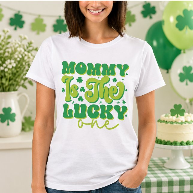 Camiseta Cumpleaños uno de mamá Lucky One  (Rainbow mommy Lucky One First Birthday T-Shirt)