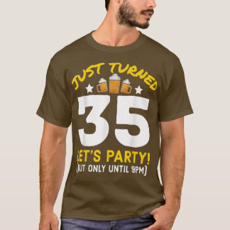 Camiseta Cumplió 35 años como Fiesta hasta las 9 p.m.