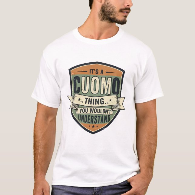 Camiseta CUOMO Family Name Vintage Shield (Anverso)
