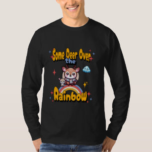 Camiseta Curioso ciervo por el alba de la taza del arcoiris
