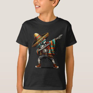 Camiseta Curioso esqueleto mexicano de Dabbing Poncho Cinco