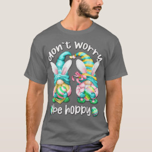 Camiseta Curioso Gnome de Pascua con las orejas de los cone
