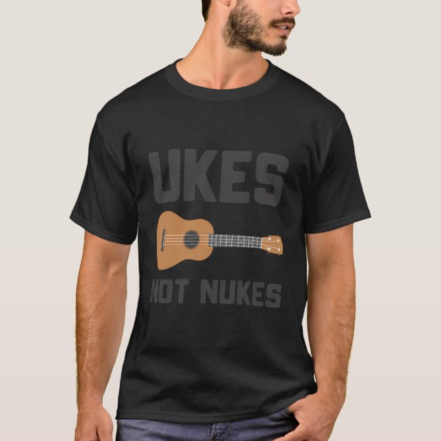 Camiseta Curioso músico de chiste ucraniano le regala a Uke (Anverso)