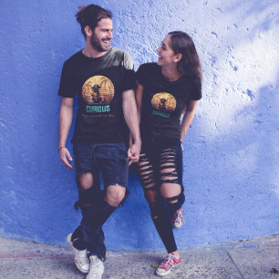 Camiseta Curiosos dictadores de gatos piratas misterios ant