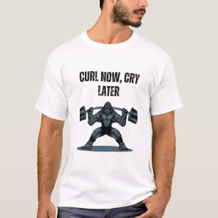 Camiseta “Curl Now, Cry Later” es un mantra divertido y mot