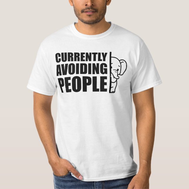 Camiseta Currently Avoiding People Minimalist Introvert (Anverso)