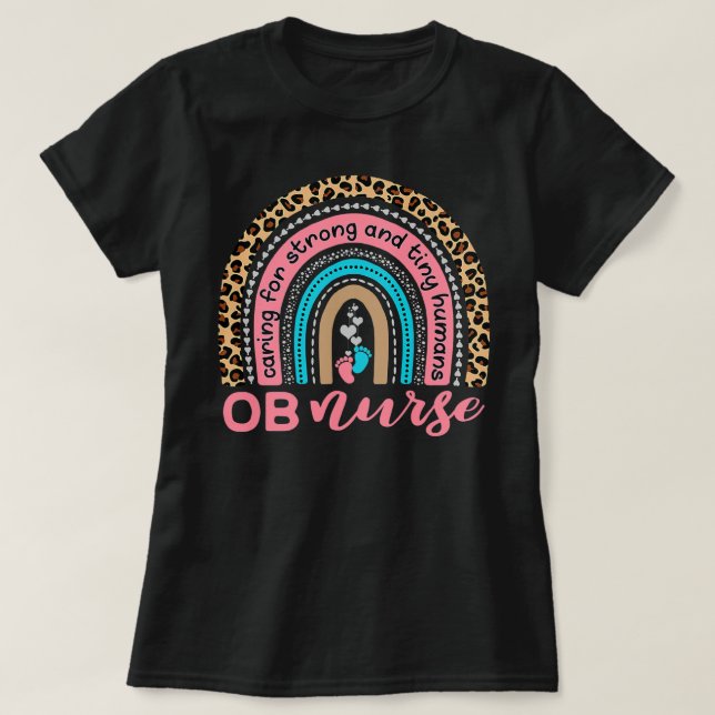 Camiseta Curso de arcoiris de enfermera OB - Obstetricia -  (Diseño del anverso)