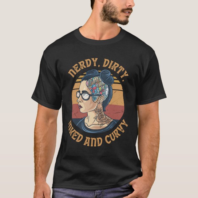 Camiseta Curva Encorvada Sucia Y Nerdy Chica Tattoo Book Re (Anverso)