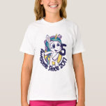 CAMISETA CUSTOMIZED CUTE BIRTHDAY UNICORN CARTOON<br><div class="desc">Adorable design featuring a cute unicorn cartoon next to the number five and a quote that reads "Awesome since 2017". Enjoy! Check out this cool sticker perfect on Shirts,  Mugs,  Comforter,  Stickers,  Duvet and Blankets. Available on other merchandise.</div>