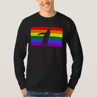 Camiseta Cute Arctic Penguin Love LGBTQ Gay Pride Flag Quee