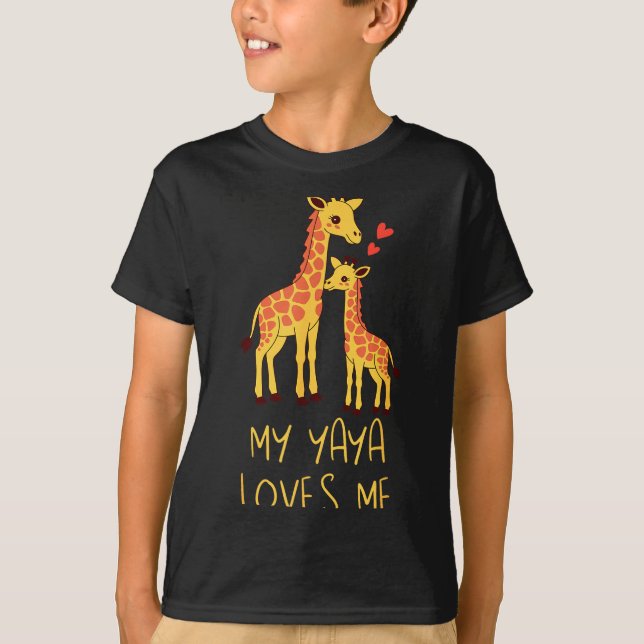 Camiseta Cute Baby Giraffe And Grandma My Yaya Loves Me  (Anverso)