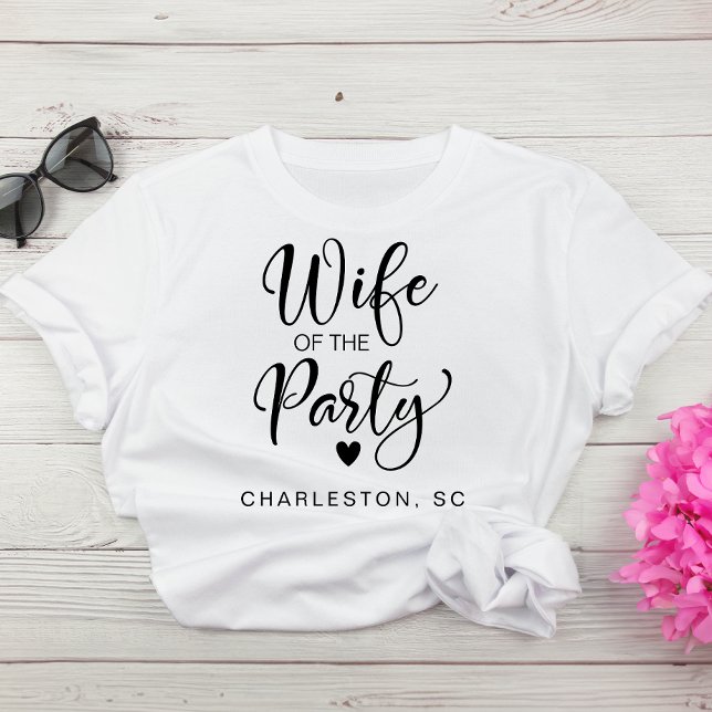 Camiseta Cute Bride Charleston Bachelorette (Celebrate the bride-to-be with fun and style at her bachelorette party)