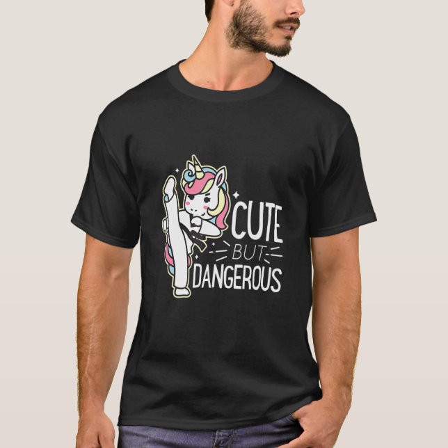 Camiseta Cute But Dangerouss Karate Taekwondo Funny For Men (Anverso)