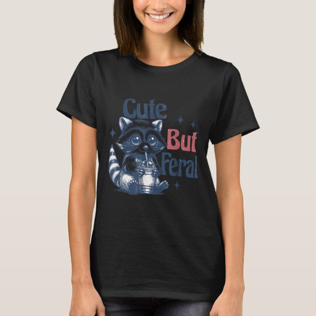 Camiseta Cute But Feral Raccoon Drinking Boba Toddler Vinta (Anverso)