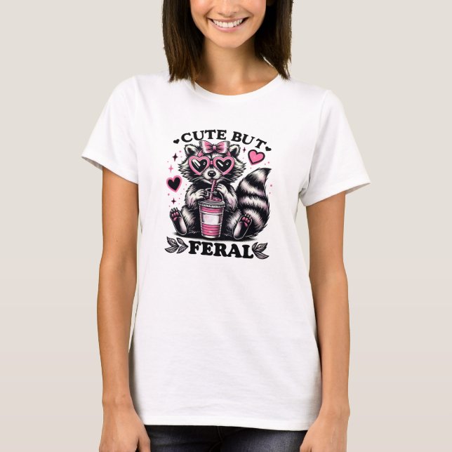 Camiseta Cute but Feral Raccoon Pink Glasses (Anverso)